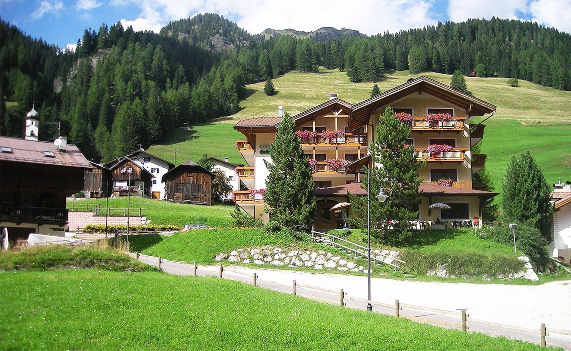 Hotel Dolomites Inn Canazei Ngoại thất bức ảnh