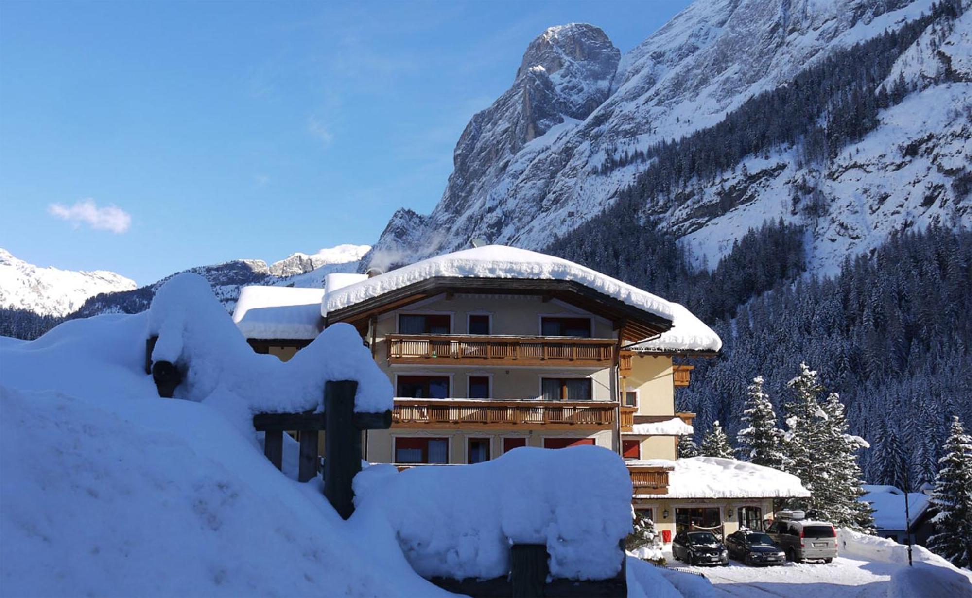 Hotel Dolomites Inn Canazei Ngoại thất bức ảnh