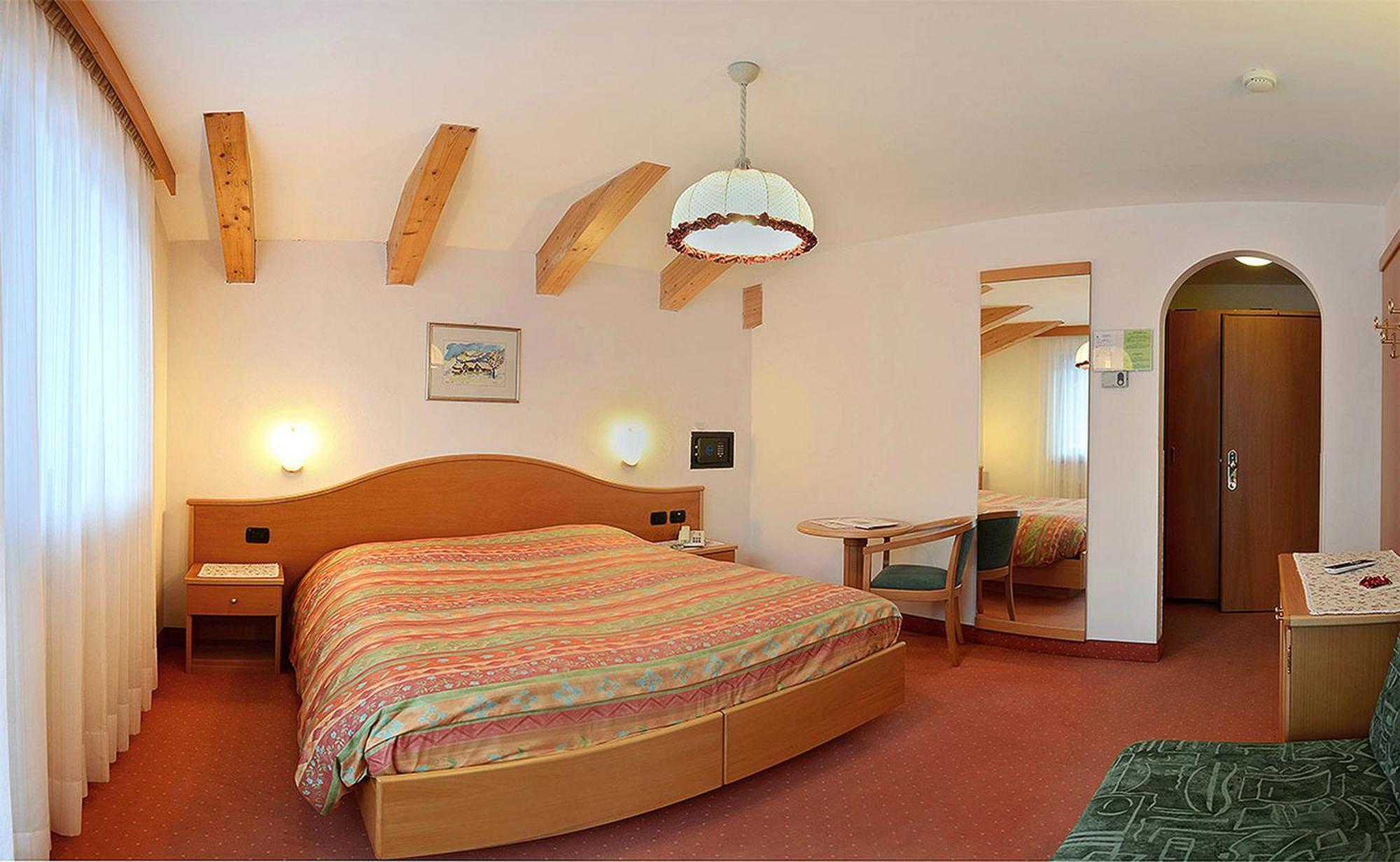 Hotel Dolomites Inn Canazei Ngoại thất bức ảnh