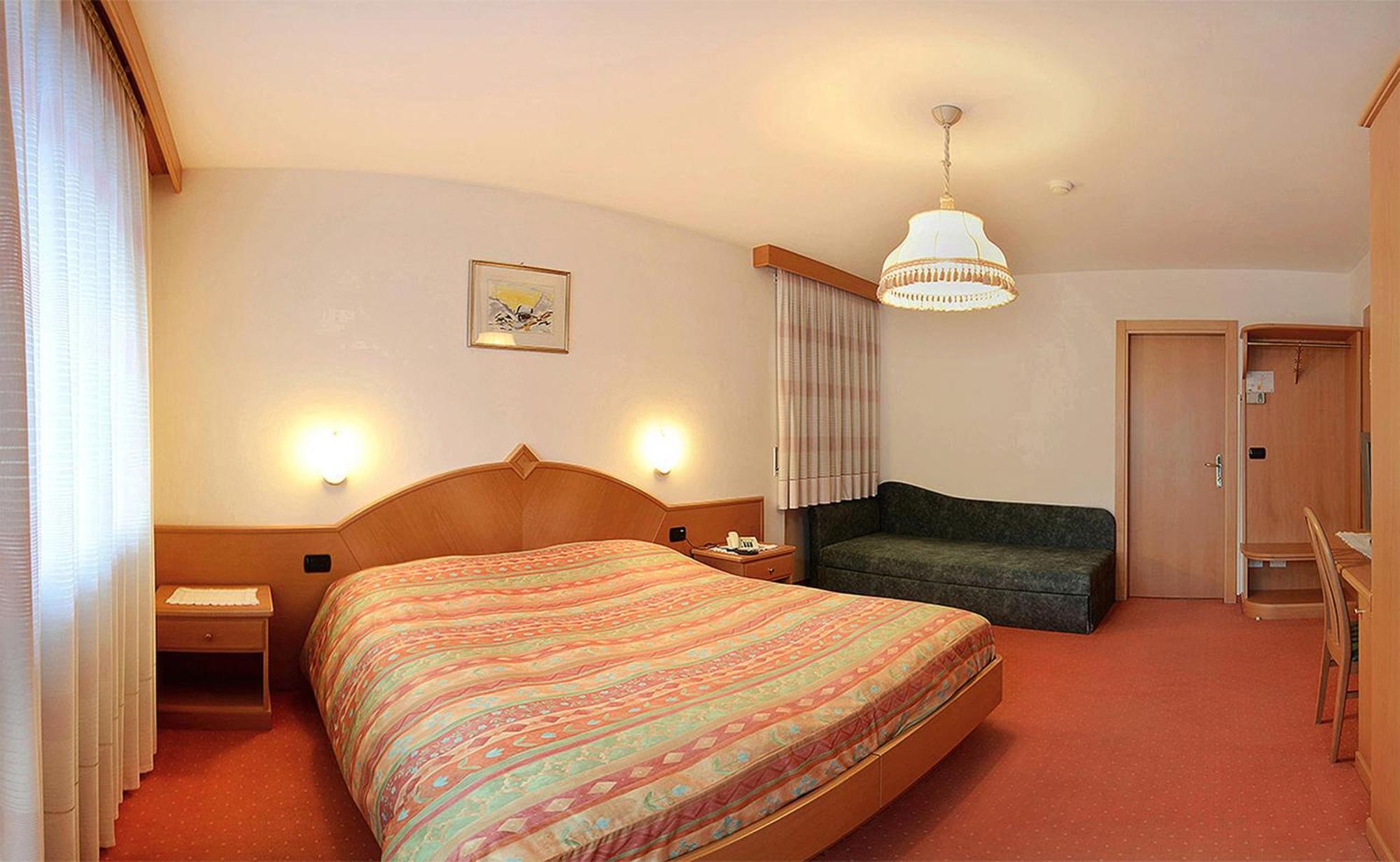 Hotel Dolomites Inn Canazei Ngoại thất bức ảnh