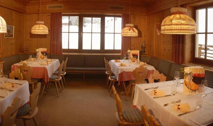 Hotel Dolomites Inn Canazei Ngoại thất bức ảnh