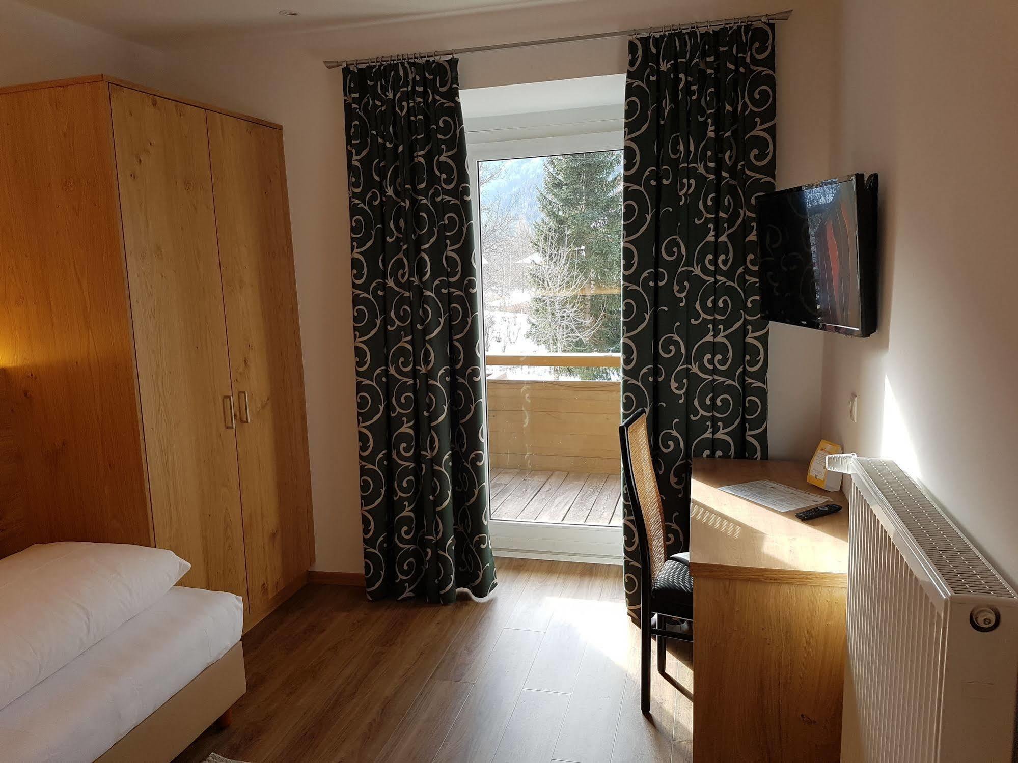 Hotel Dolomites Inn Canazei Ngoại thất bức ảnh