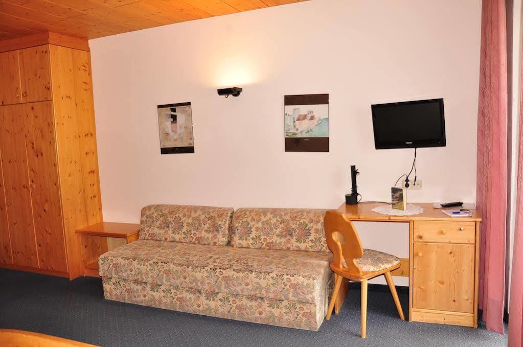 Hotel Dolomites Inn Canazei Ngoại thất bức ảnh