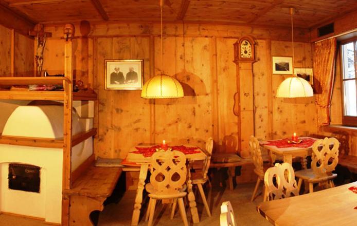 Hotel Dolomites Inn Canazei Ngoại thất bức ảnh